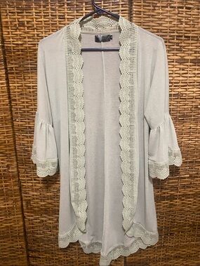 EUC Spadehill Light green cover-up jacket kimono M